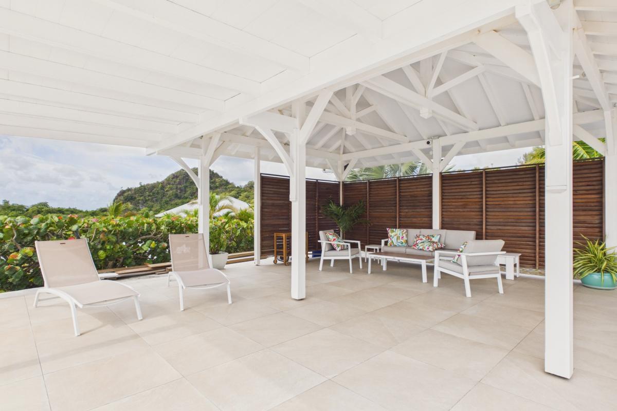 Location Villa 3 chambres 6 personnes  salon extérieur 2